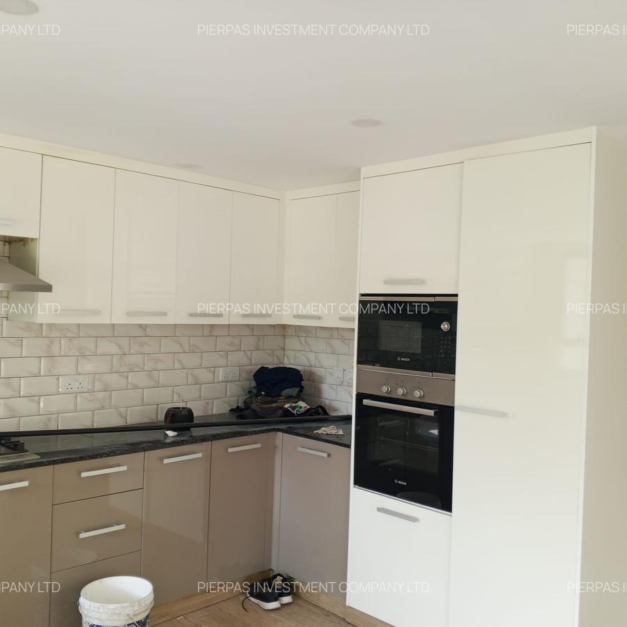 3 Bed Apartment with En Suite in Lavington - 12
