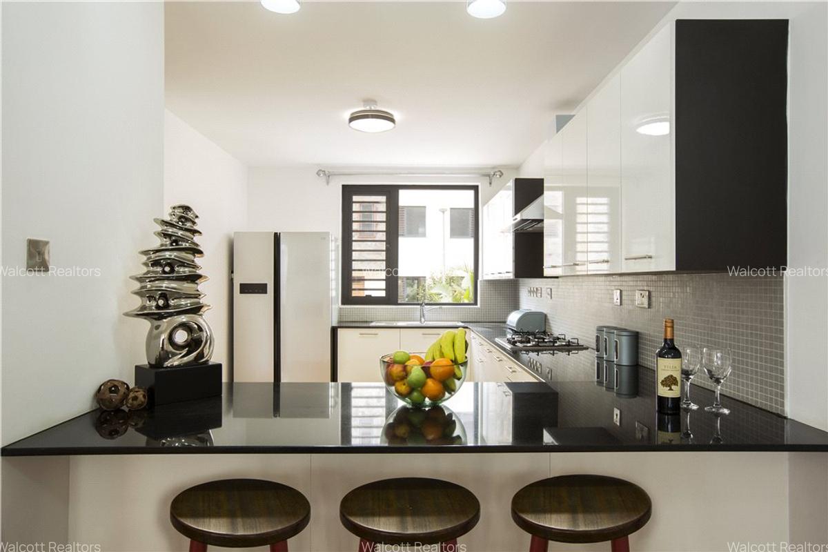 4 Bed Villa with En Suite in Garden Estate - 12