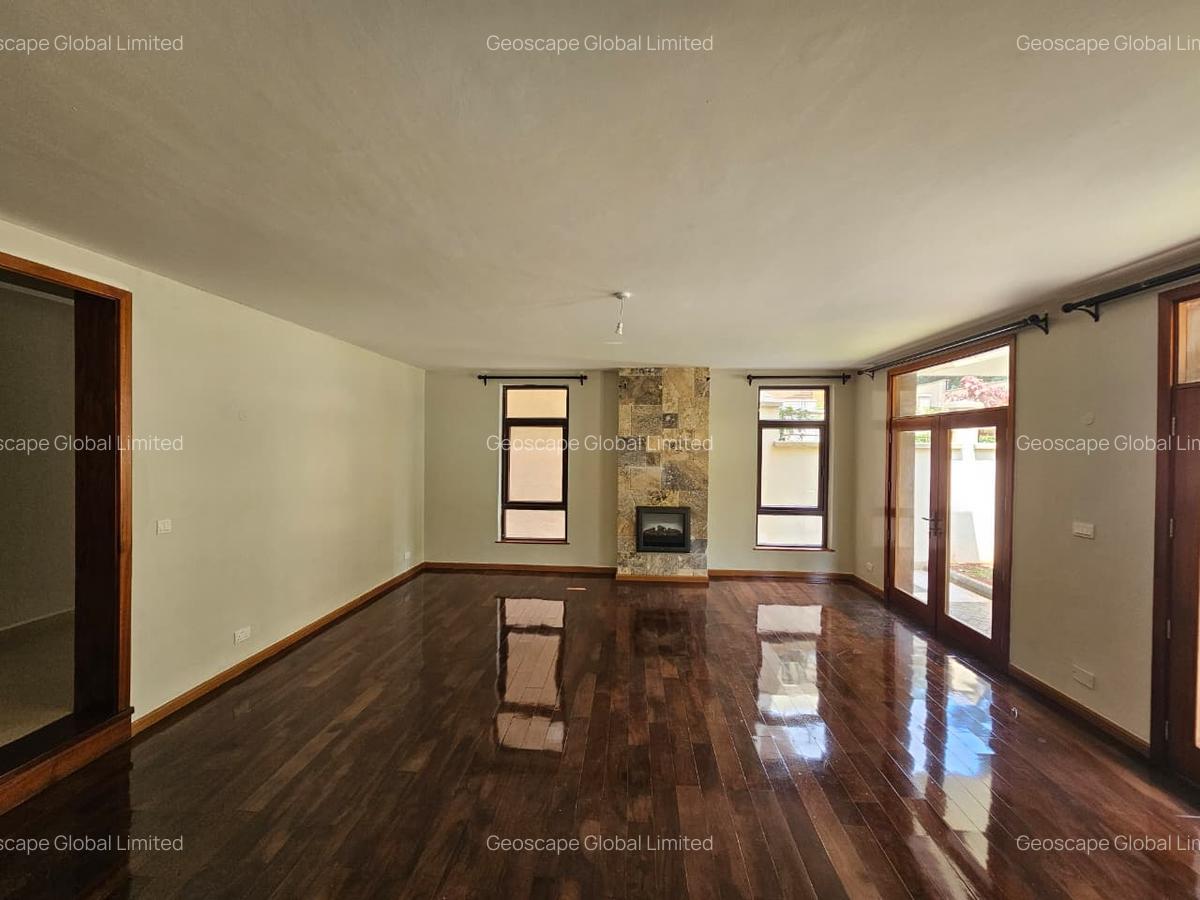 5 Bed Townhouse with En Suite in Lavington - 10