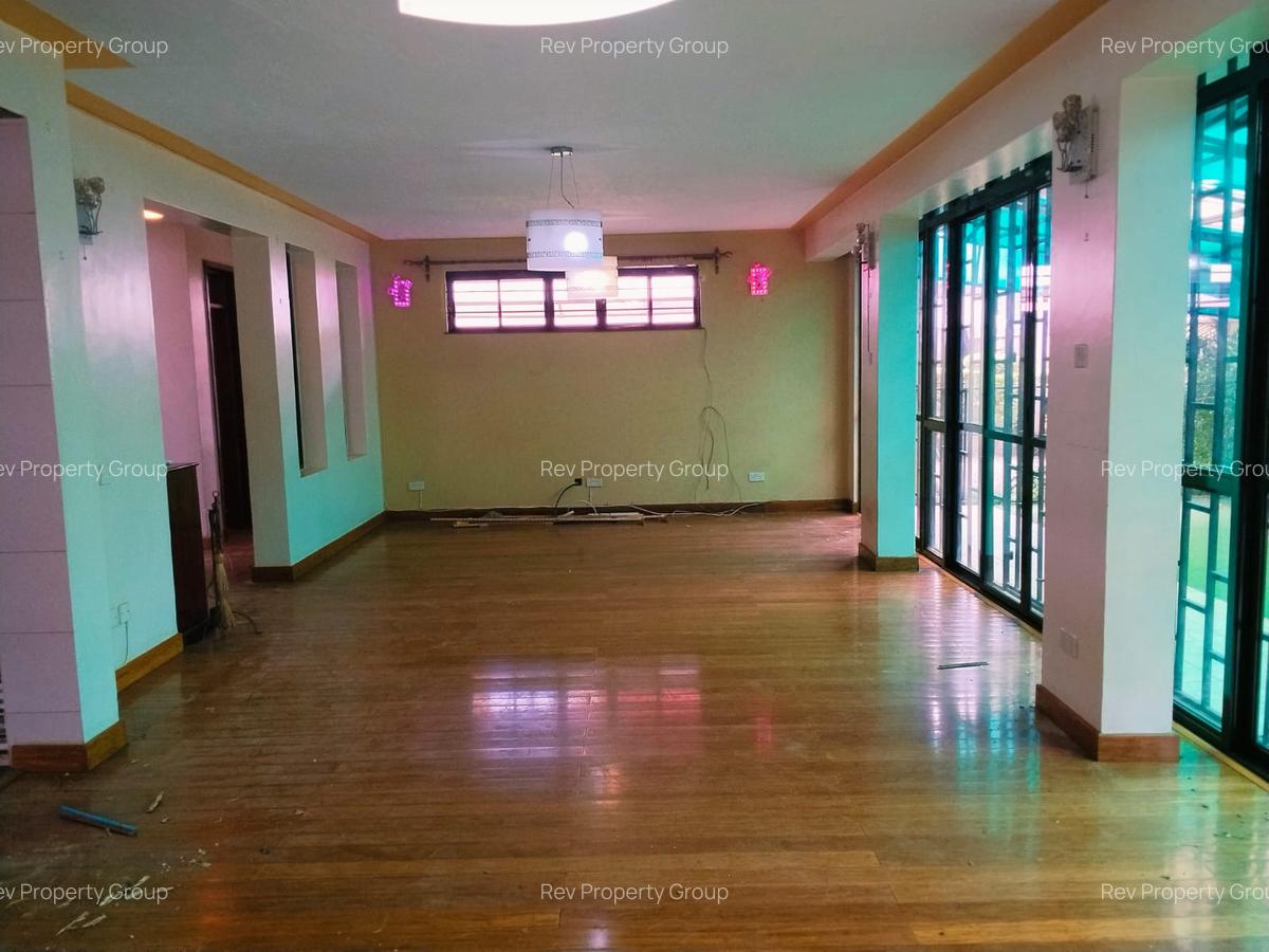 5 Bed Townhouse with En Suite in Lavington - 1
