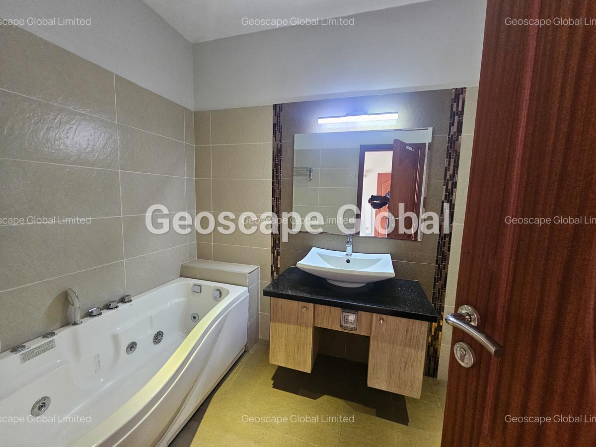 3 Bed Apartment with En Suite in Kileleshwa - 5