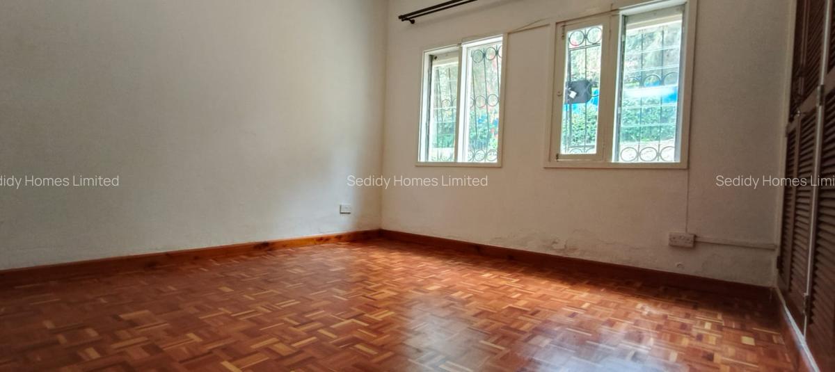 4 Bed House with En Suite in Westlands Area - 13