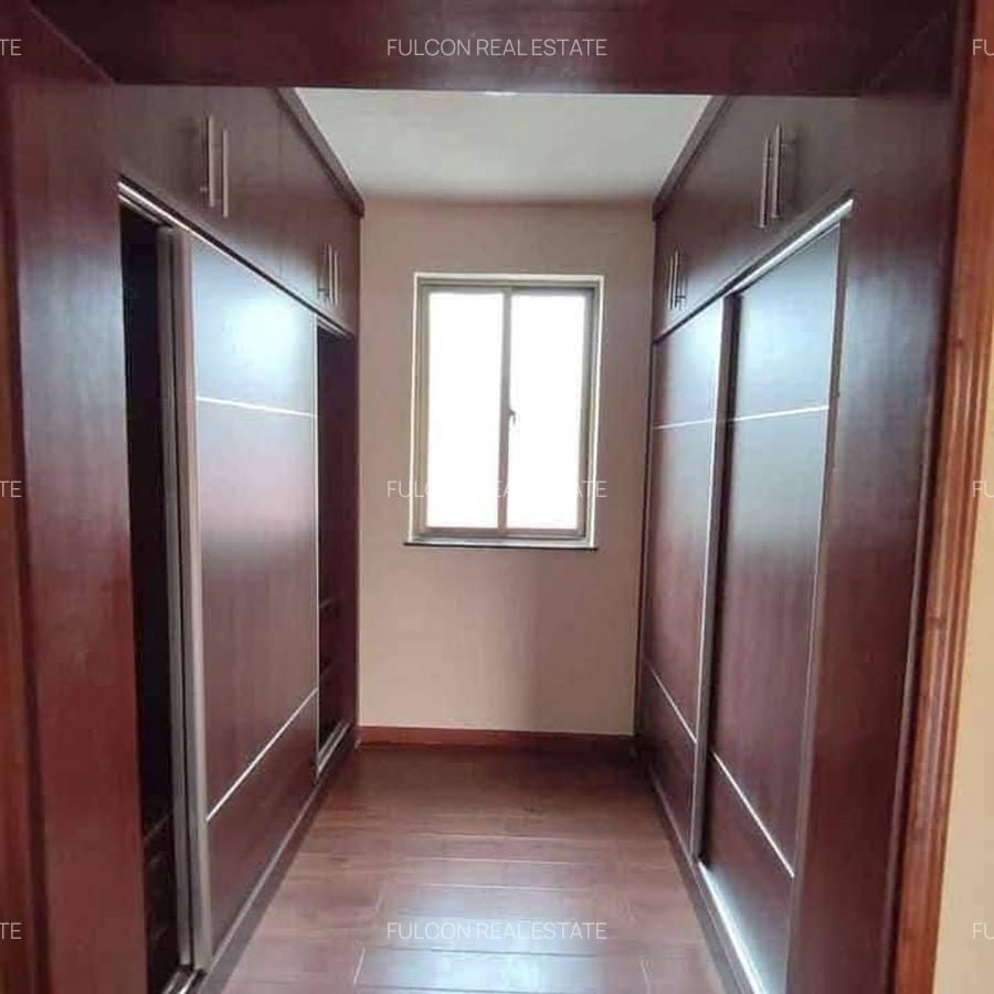 5 Bed Villa with En Suite in Lavington - 2