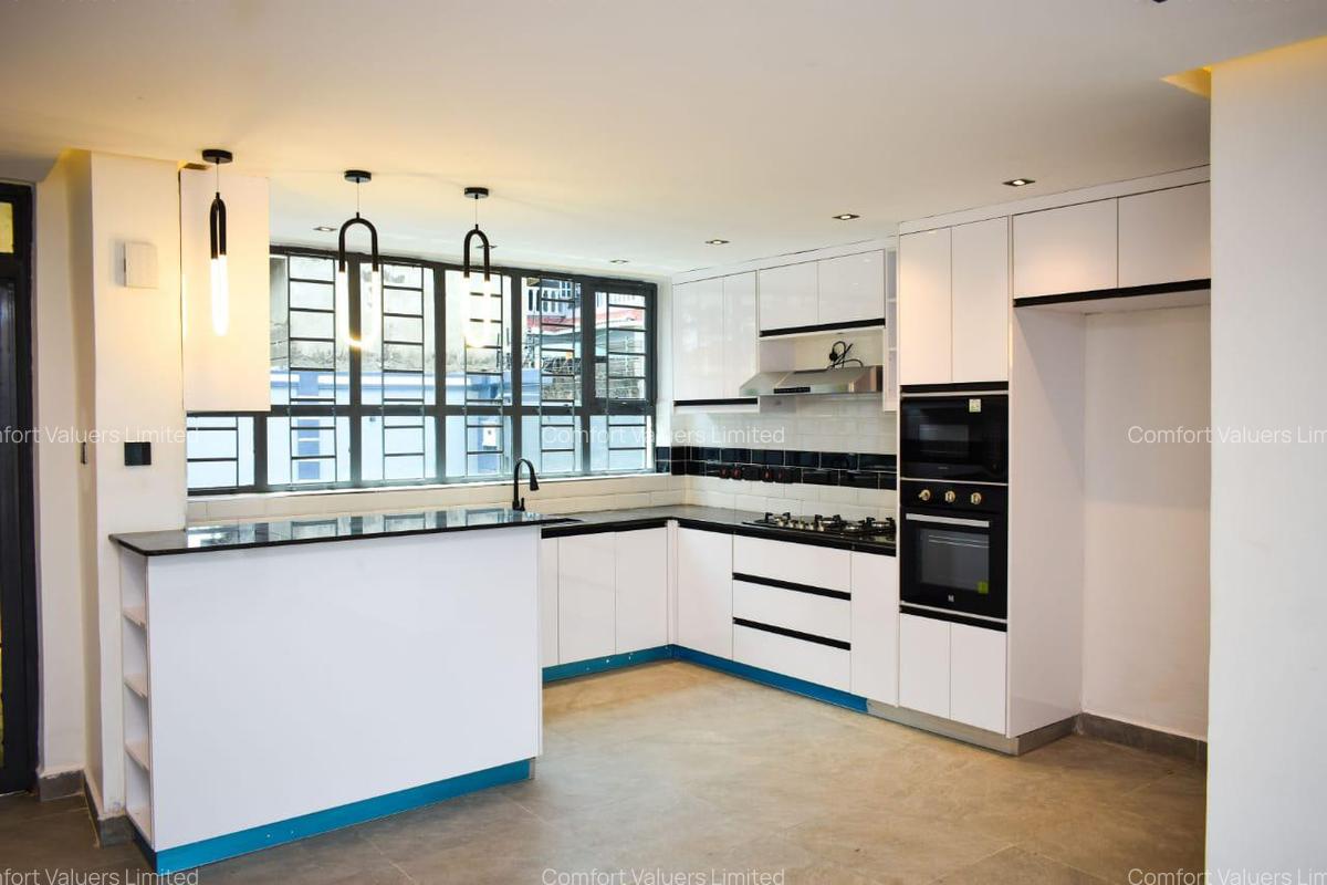 5 Bed Townhouse with En Suite at Ngoingwa Estate - 3