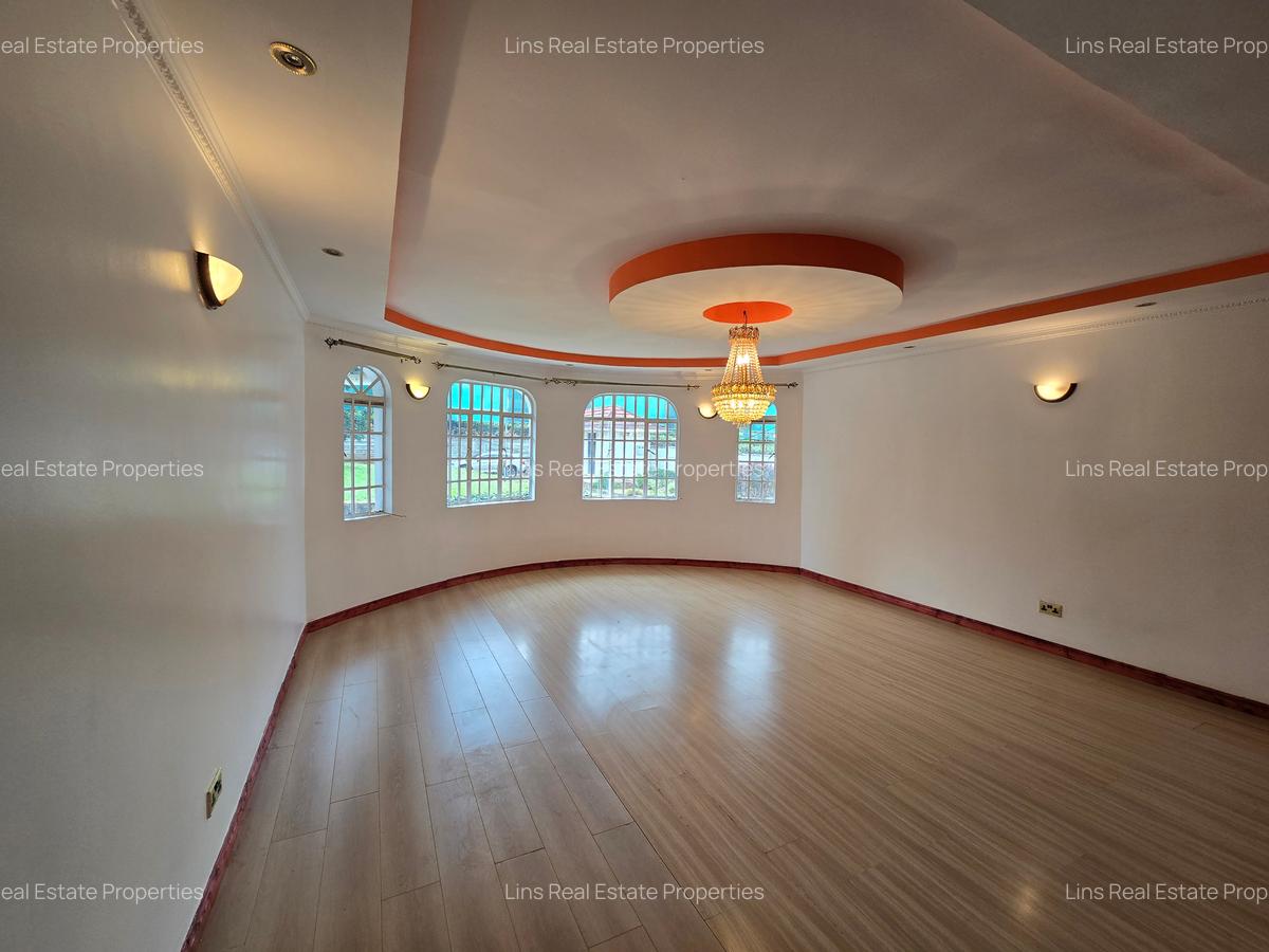 5 Bed House with En Suite in Runda - 18