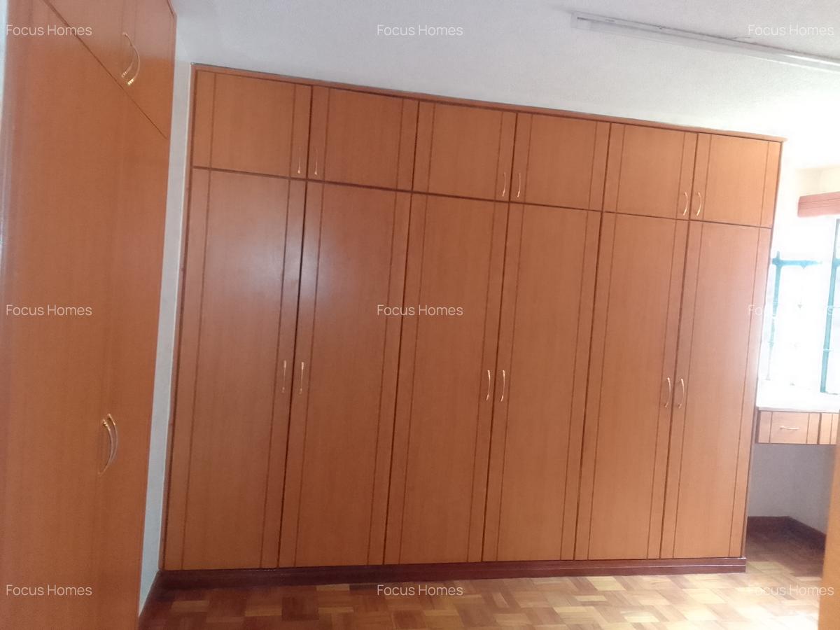 5 Bed Townhouse with En Suite in Lavington - 6