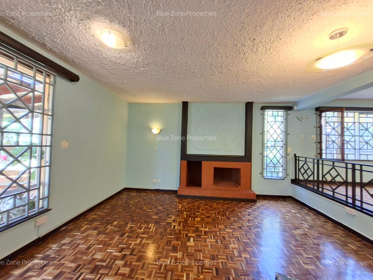 4 Bed House with En Suite at Off Un Avenue - 8