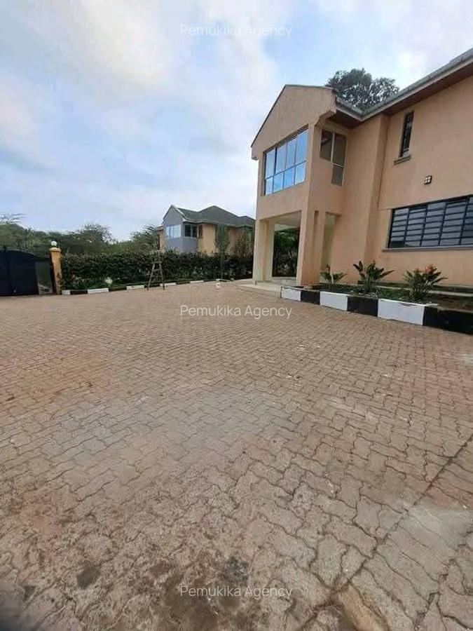 4 Bed Townhouse with En Suite in Karen - 2
