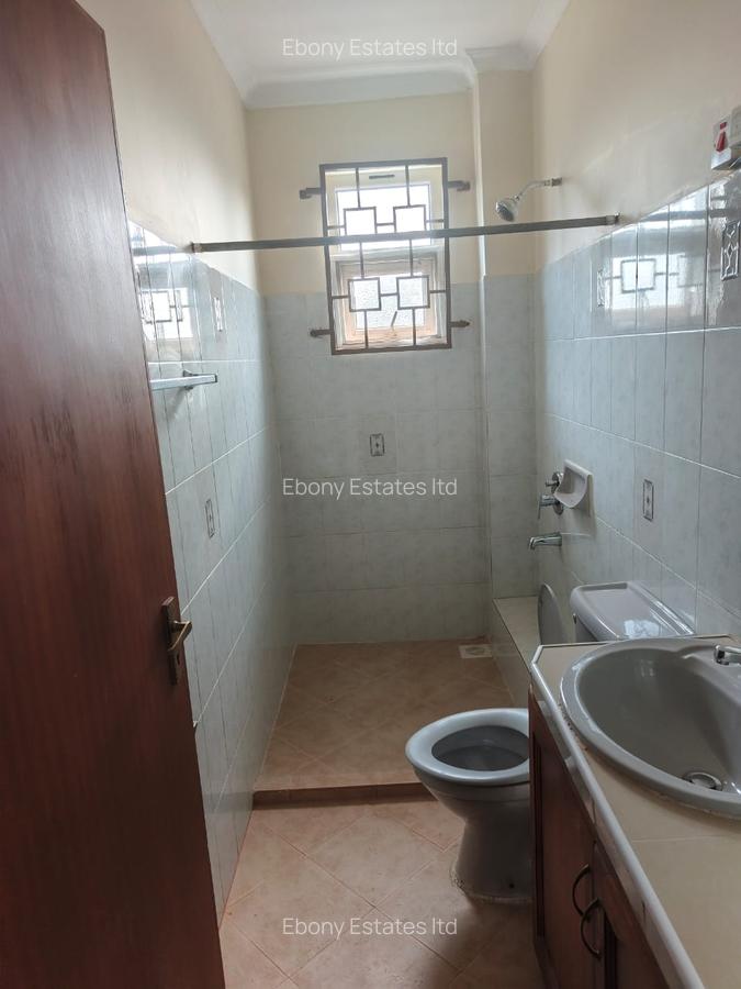 5 Bed Townhouse with En Suite in Lavington - 6