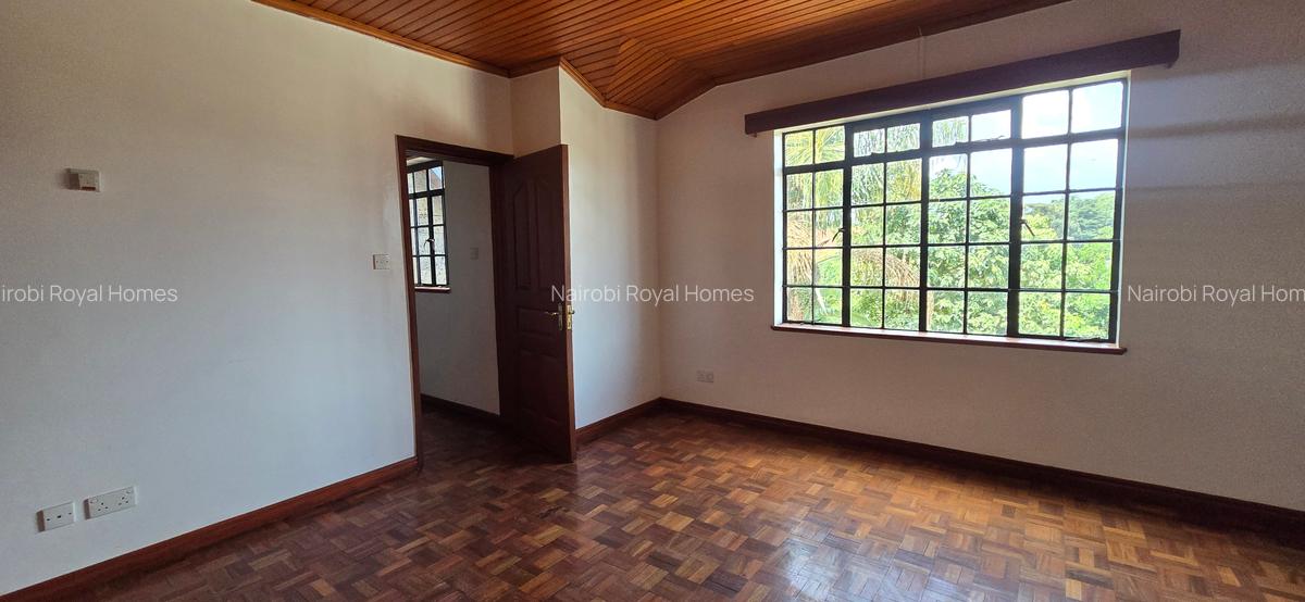 5 Bed Townhouse with En Suite at Lavington Green - 13