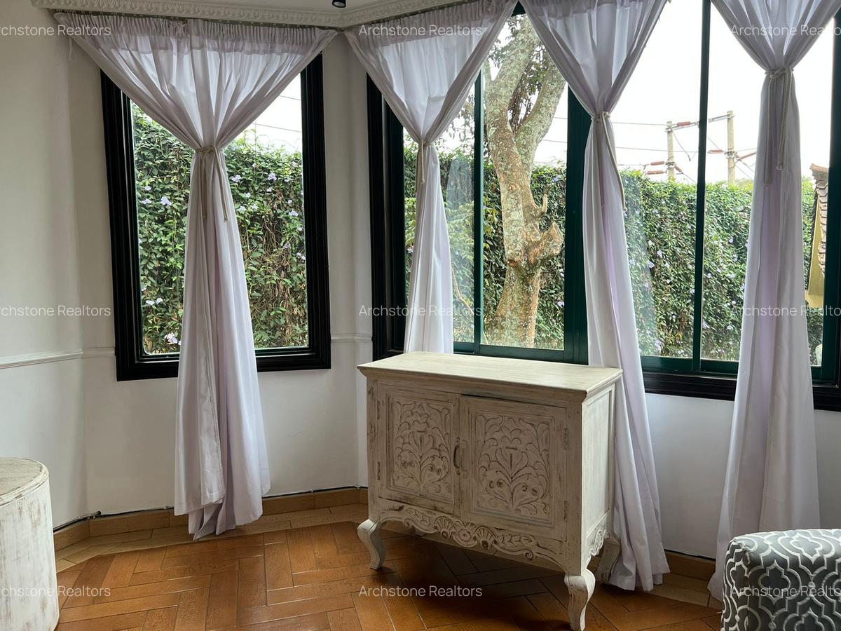 4 Bed Villa with En Suite in Kyuna - 12