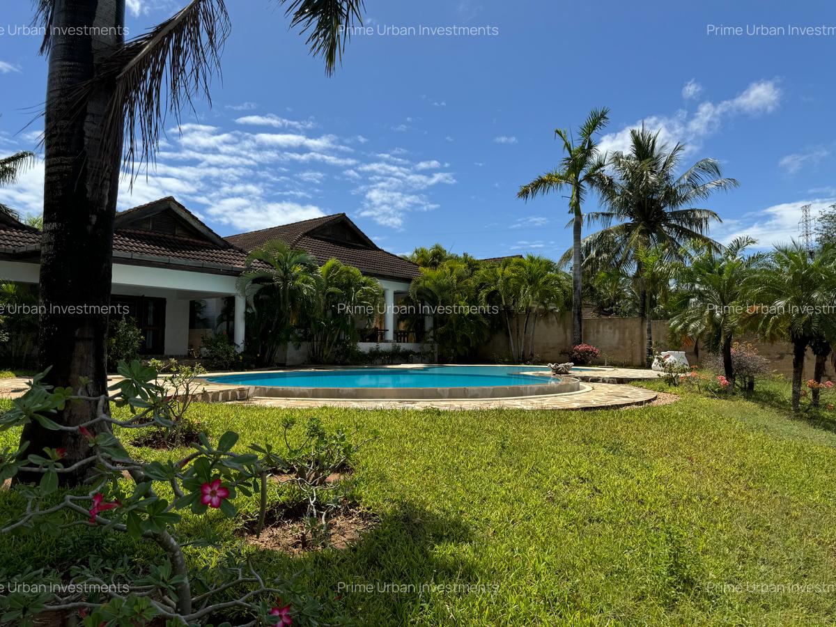 3 Bed Villa with En Suite at Kilifi Creek - 13