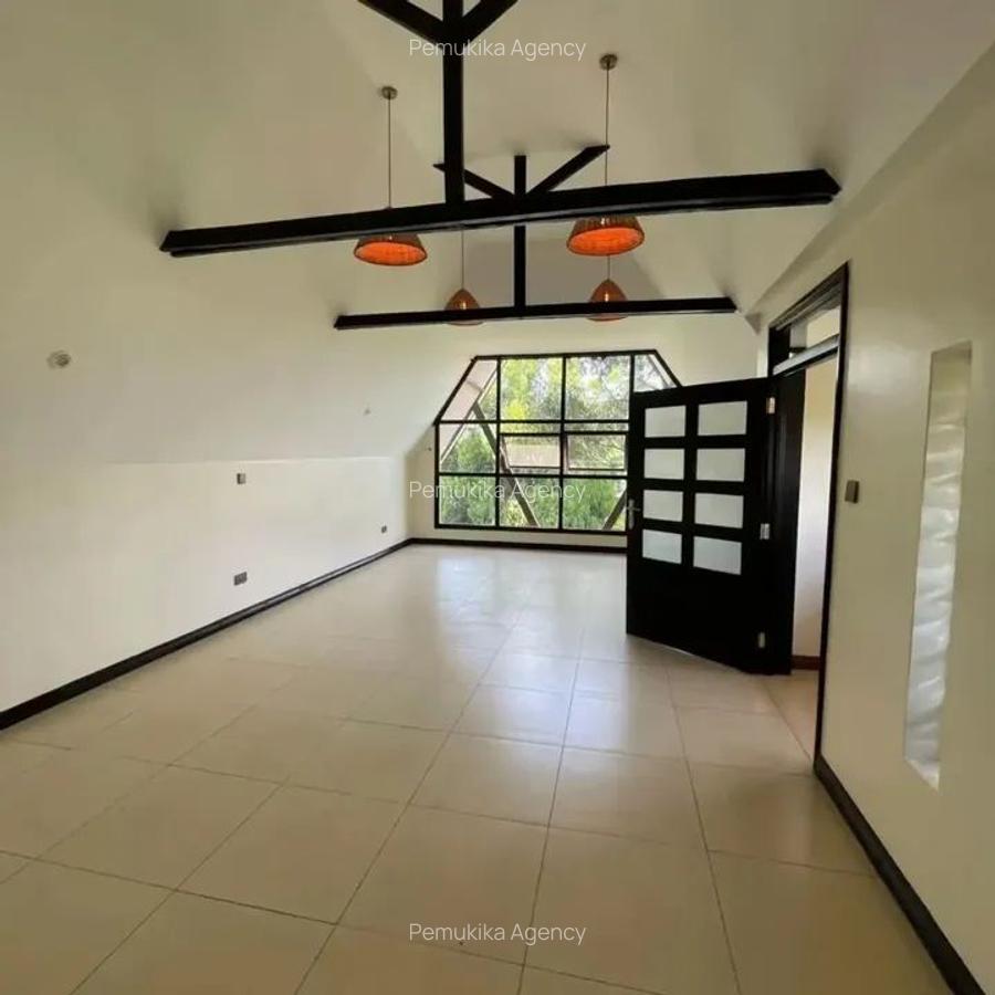 5 Bed Townhouse with En Suite in Karen - 3