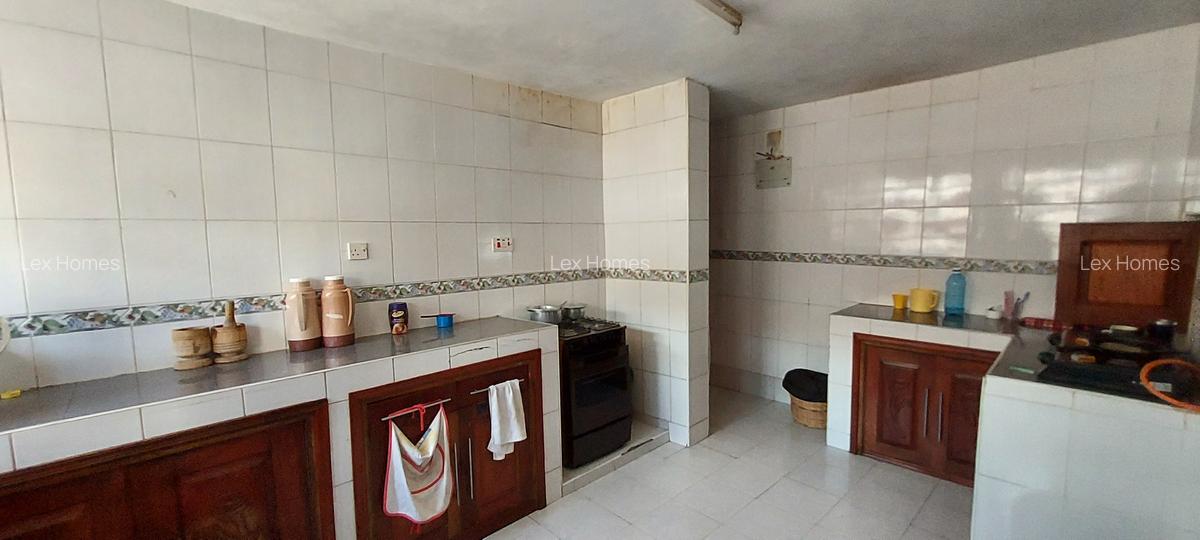 5 Bed House with En Suite at Rimpa - 8