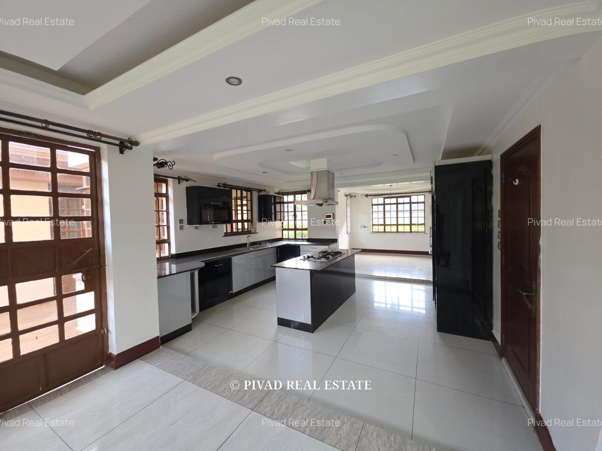 5 Bed House with Swimming Pool in Runda - 3