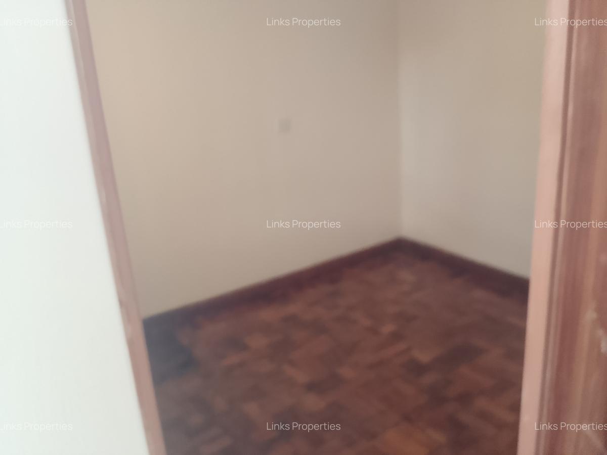 1 Bed House with En Suite at Karen - 6
