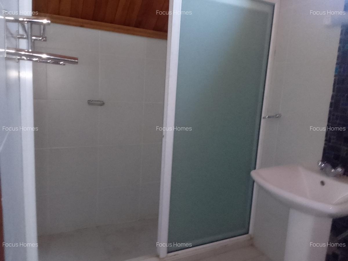 5 Bed Townhouse with En Suite in Lavington - 3