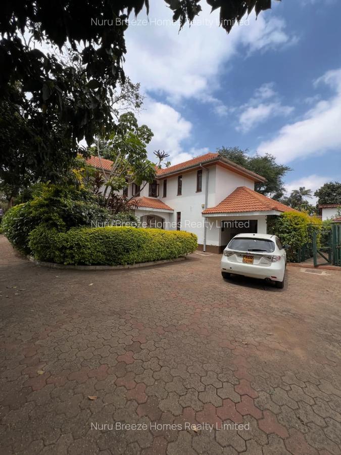 4 Bed Townhouse with En Suite in Lavington - 1
