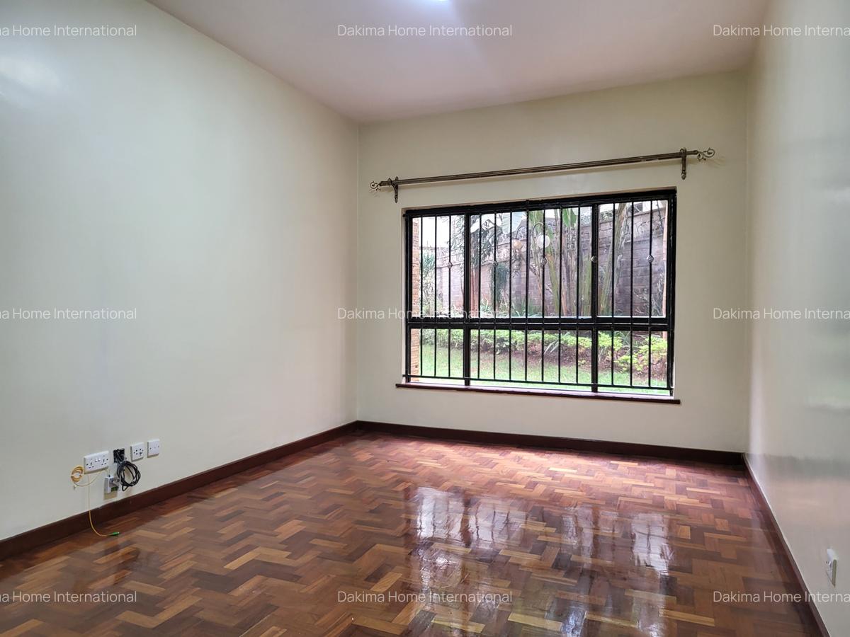 4 Bed Apartment with En Suite in General Mathenge - 9