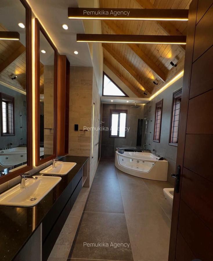 5 Bed Townhouse with En Suite in Runda - 9