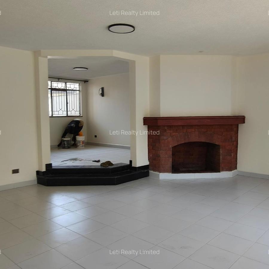 4 Bed Townhouse with En Suite in Lavington - 2