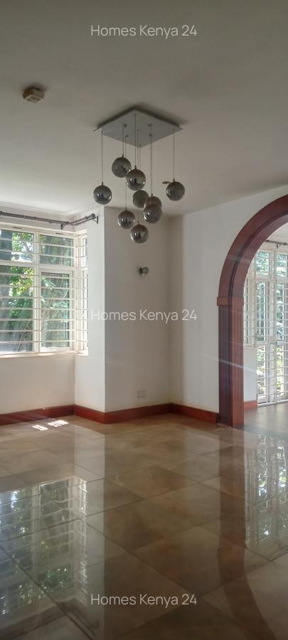 6 Bed House at Rosslyn Lone Tree - 11