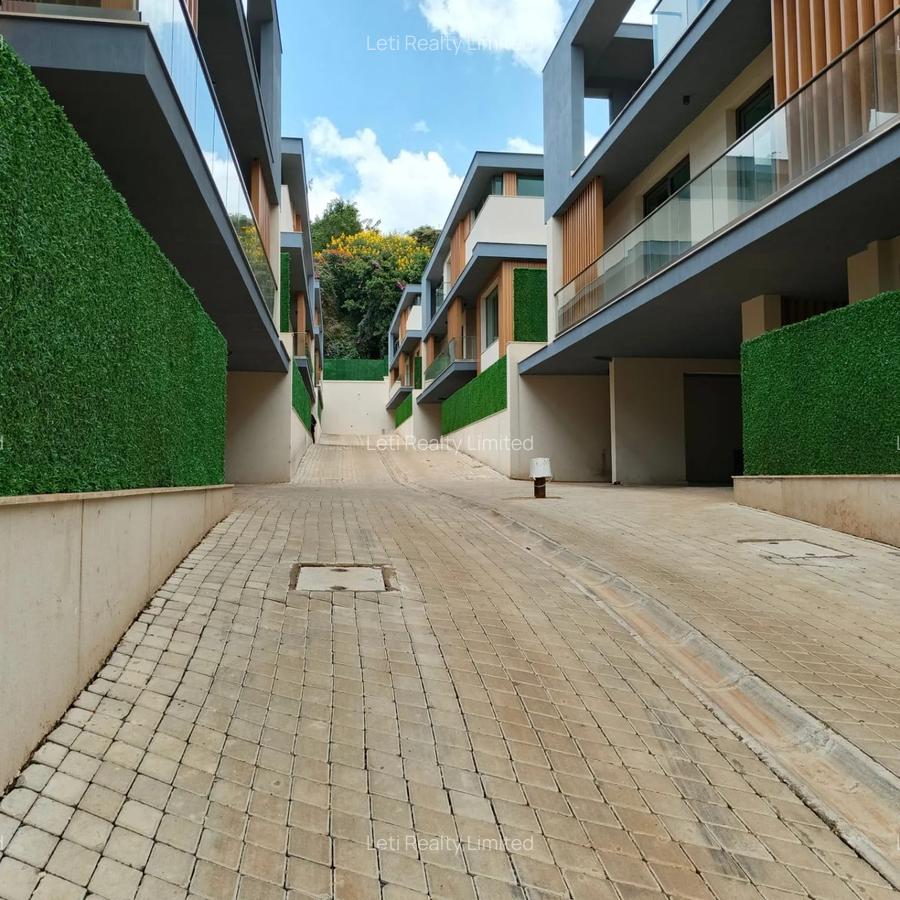 5 Bed Townhouse with En Suite in Lavington - 1