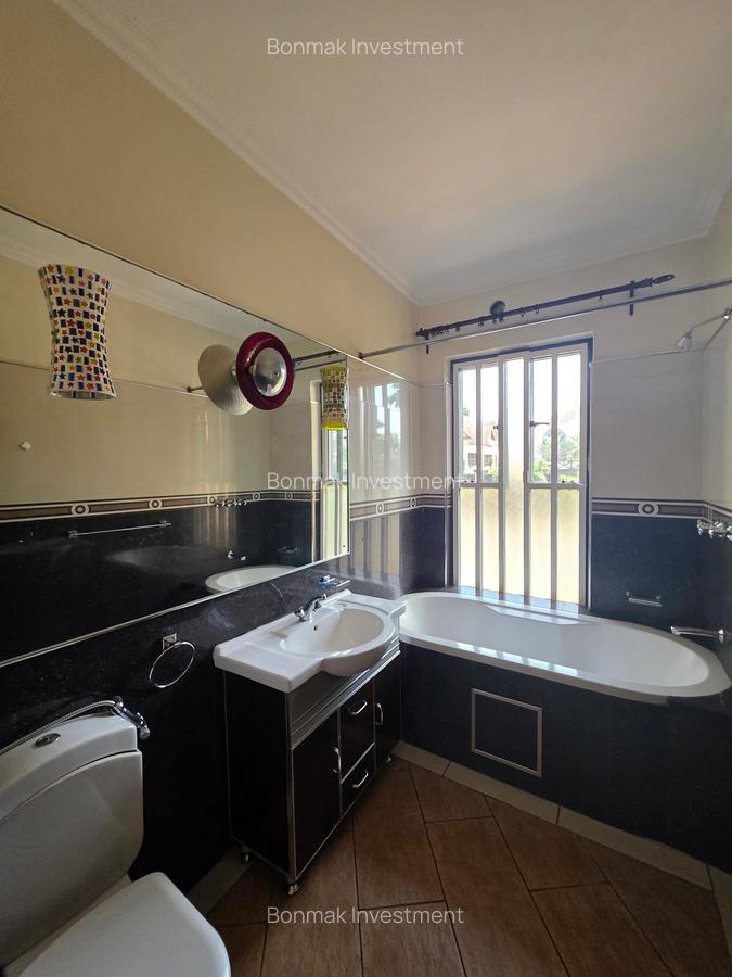 5 Bed House with En Suite at Old Runda - 11