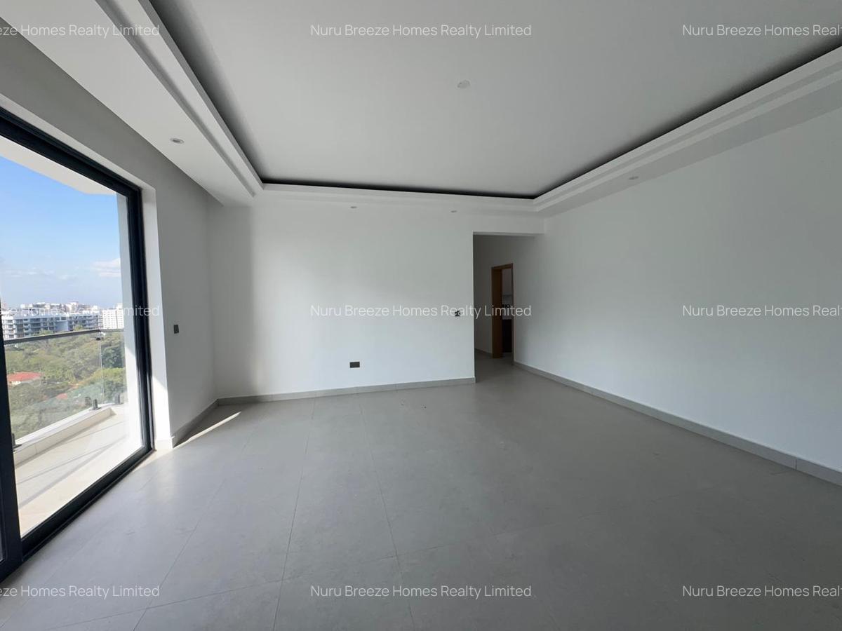 3 Bed Apartment with En Suite in Brookside - 2