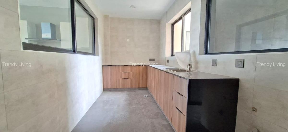 Serviced 4 Bed Apartment with En Suite in Westlands Area - 10