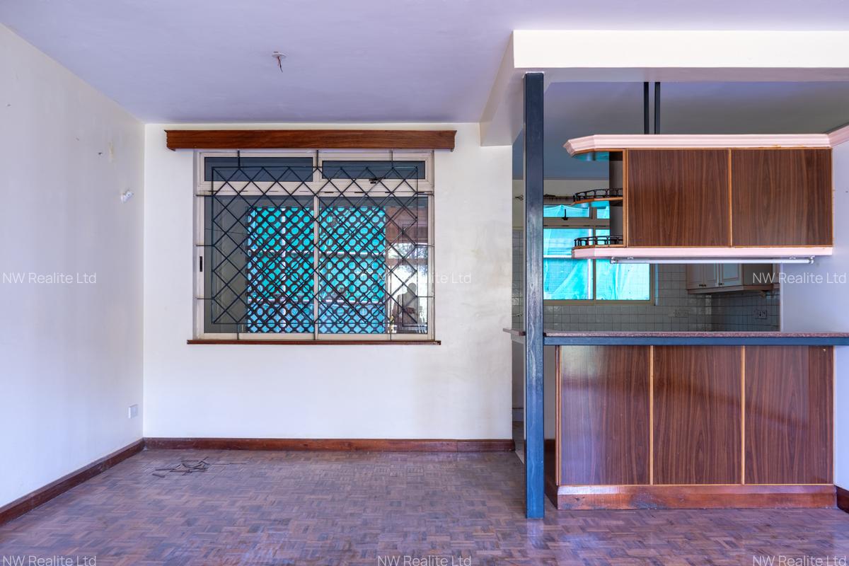 3 Bed House with En Suite in Westlands Area - 10