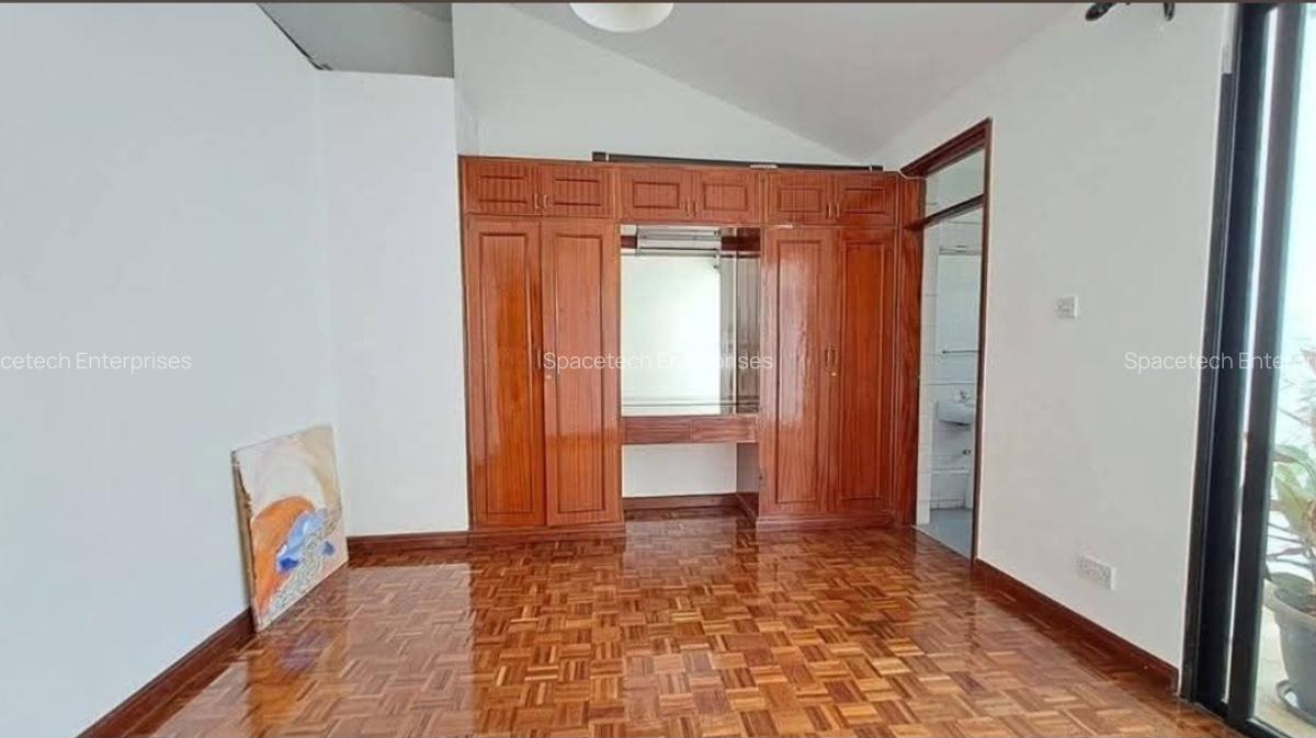 4 Bed Townhouse with En Suite in Spring Valley - 7