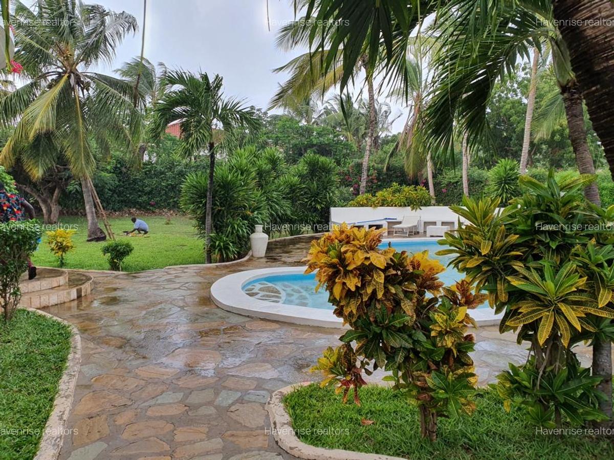 4 Bed House in Watamu - 4