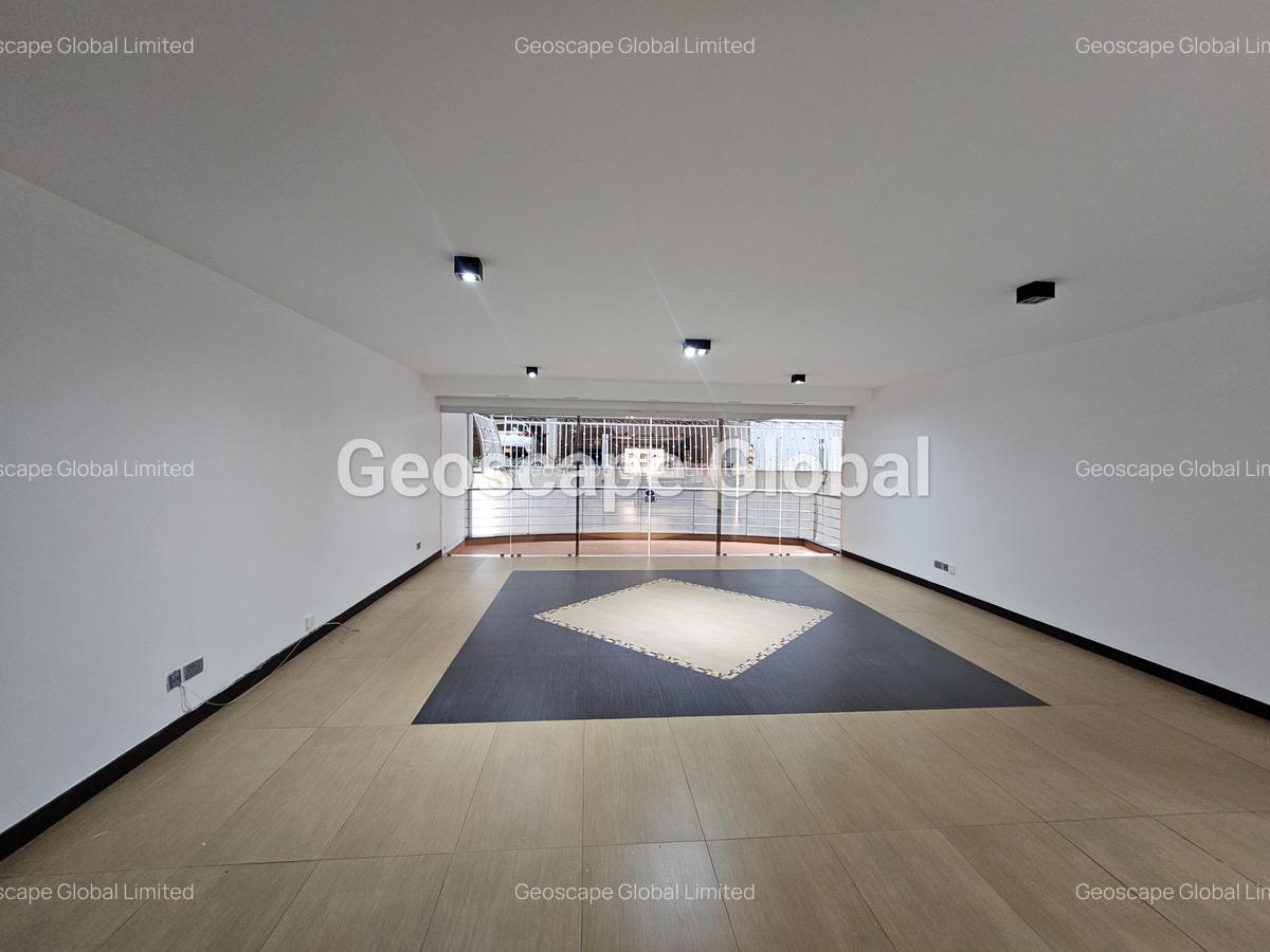 3 Bed Apartment with En Suite in Riverside - 5