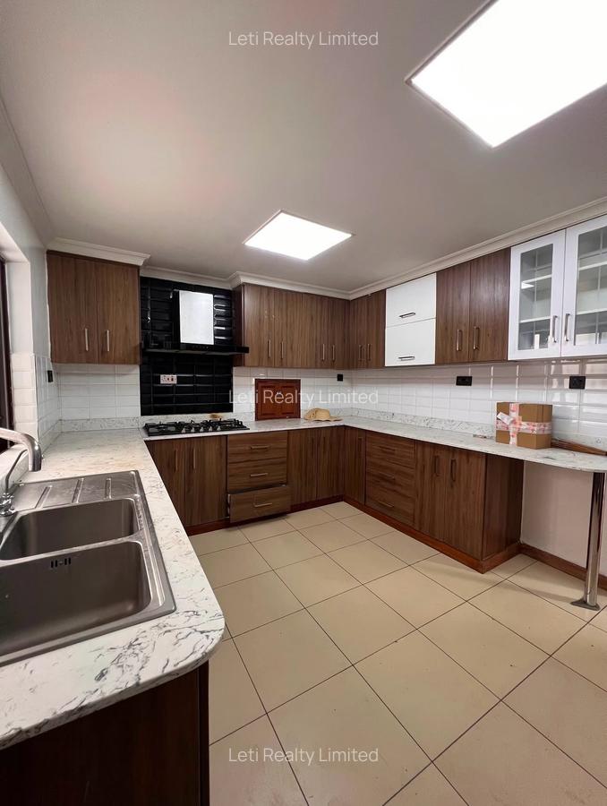 4 Bed Townhouse with En Suite in Kileleshwa - 13