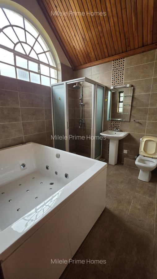 5 Bed Villa with En Suite in Lavington - 9