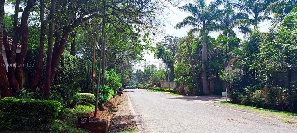 4 Bed House with En Suite in Lavington - 10