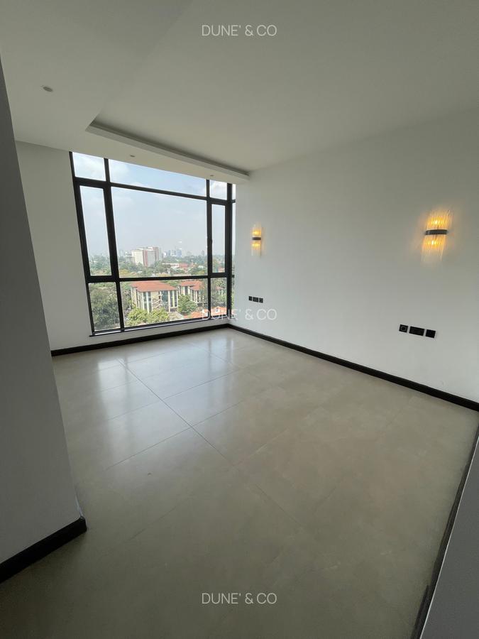 3 Bed Apartment with En Suite in Riverside - 14