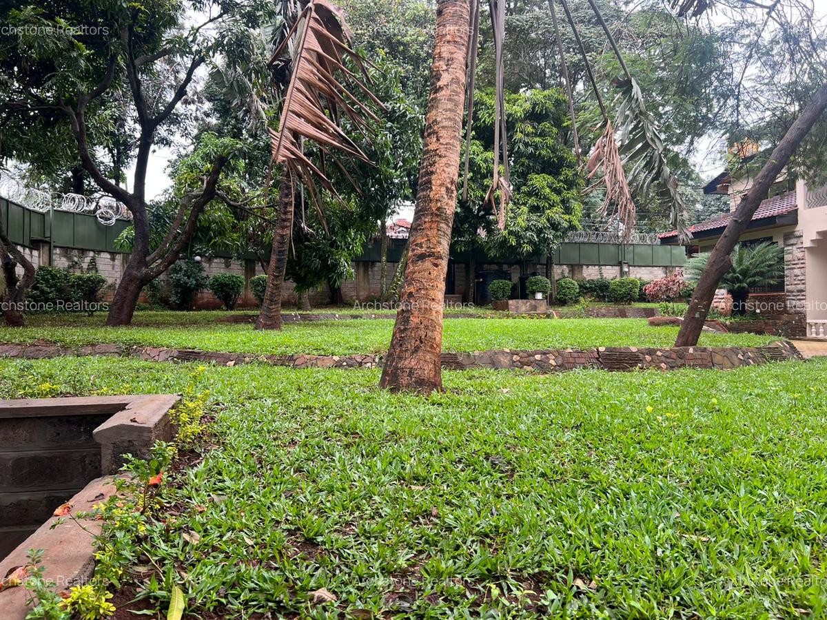 5 Bed House with En Suite in Runda - 13