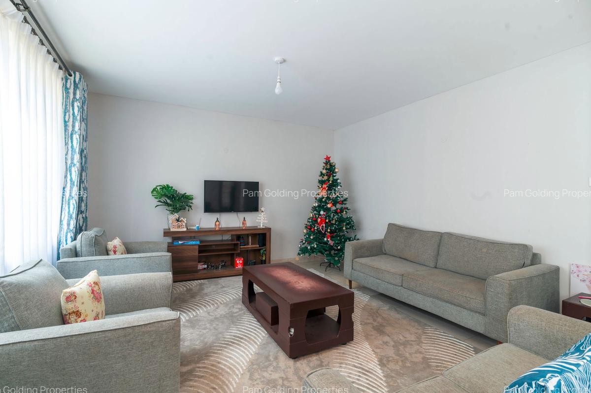 4 Bed Townhouse with En Suite at Queen Estate Road - 2