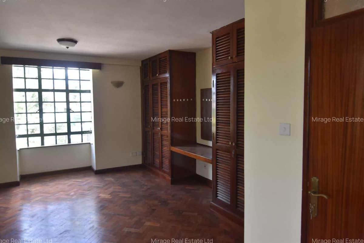 3 Bed Apartment with En Suite in Lavington - 6