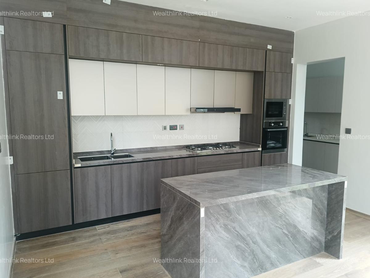 4 Bed Townhouse with En Suite at Runda - 9