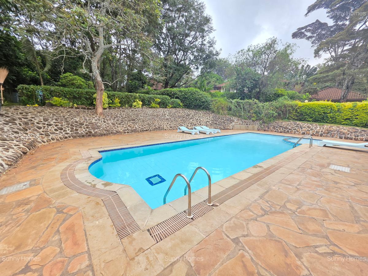 5 Bed Townhouse with En Suite at Rossylin Lone Tree - 8