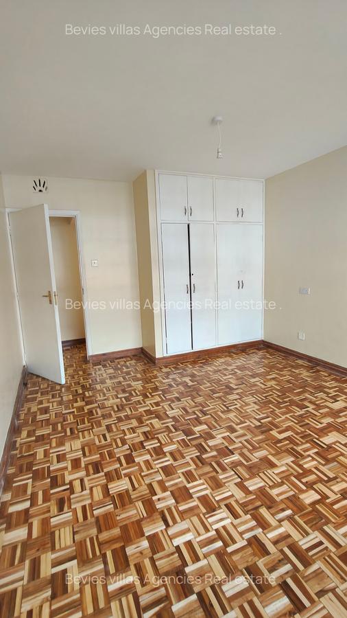 5 Bed Townhouse with En Suite at Brookside - 8