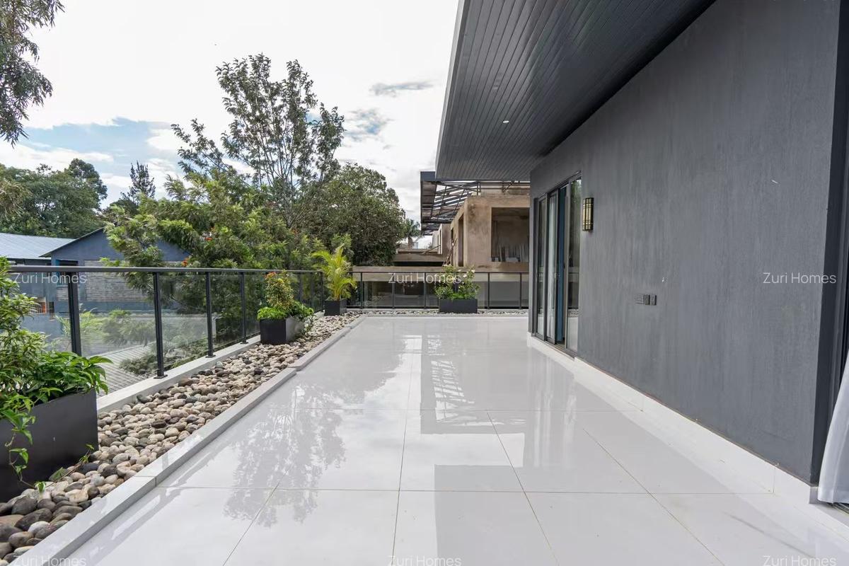 5 Bed Townhouse with En Suite in Lavington - 5