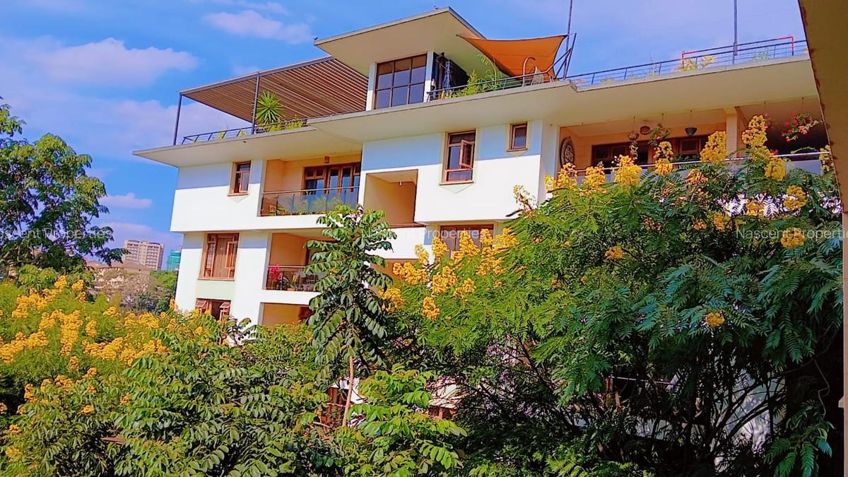 3 Bed Apartment with En Suite in Riverside - 4