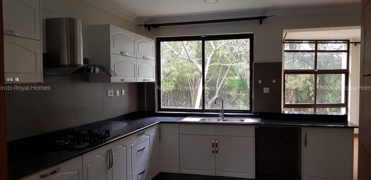 5 Bed Townhouse with En Suite at Convent Drive 66 - 17