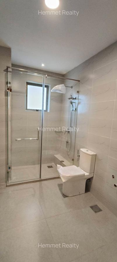 4 Bed Townhouse with En Suite in Rosslyn - 9