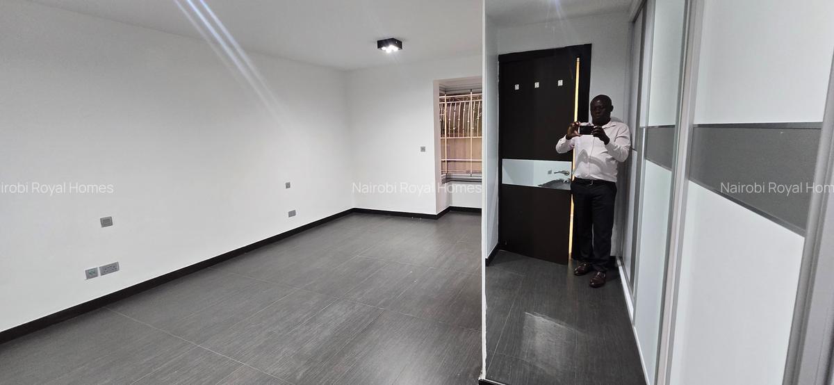 3 Bed Apartment with En Suite at Riverside Drive - 11