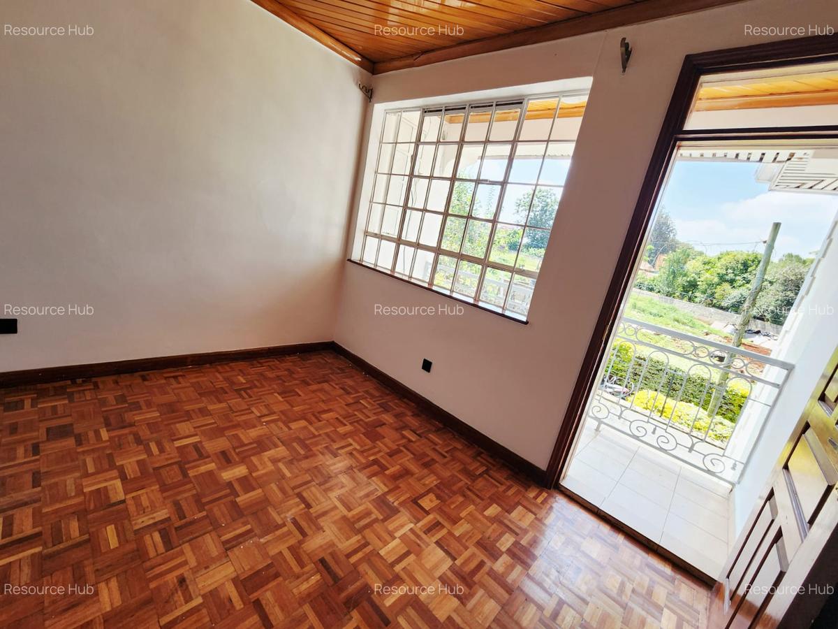 4 Bed Townhouse with En Suite at Lavington - 15